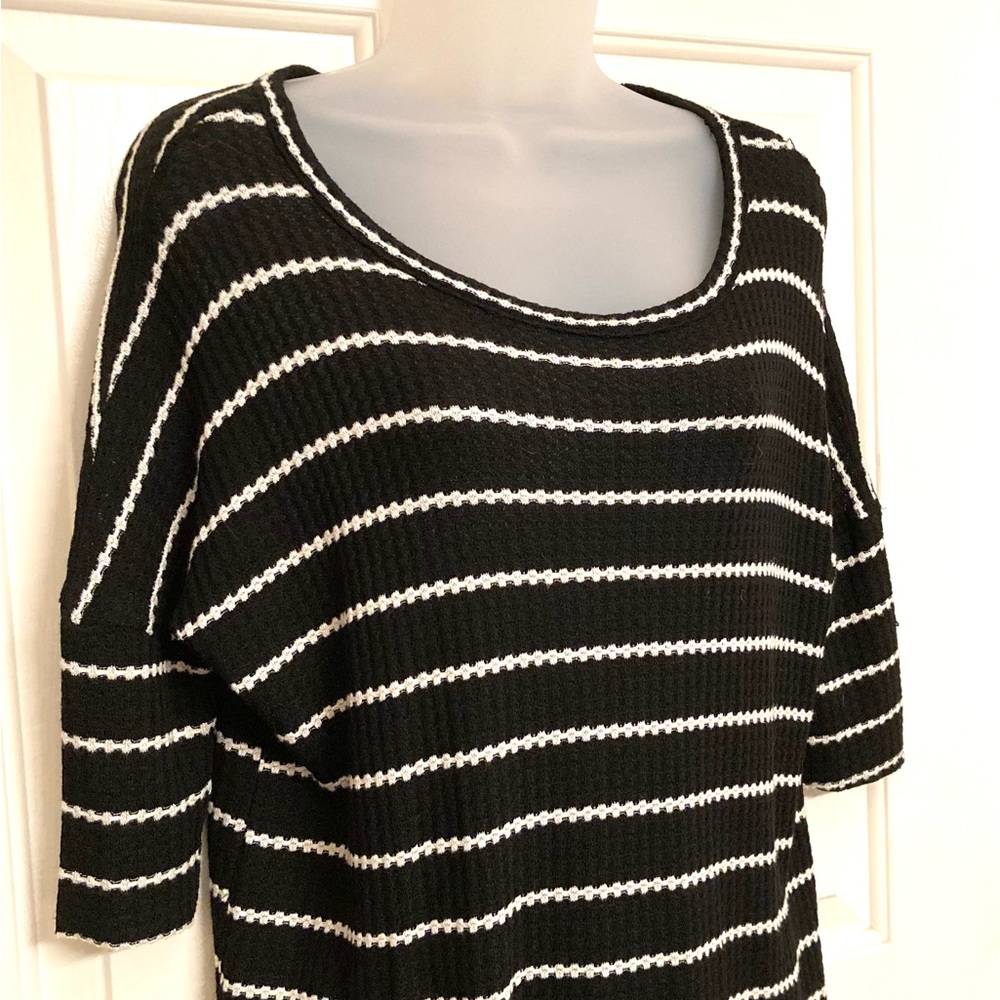 NWT Chasor Black Top with White Thin Stripe Detail, Size Small